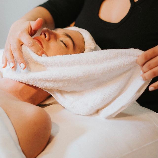 6 Signature Facials Package